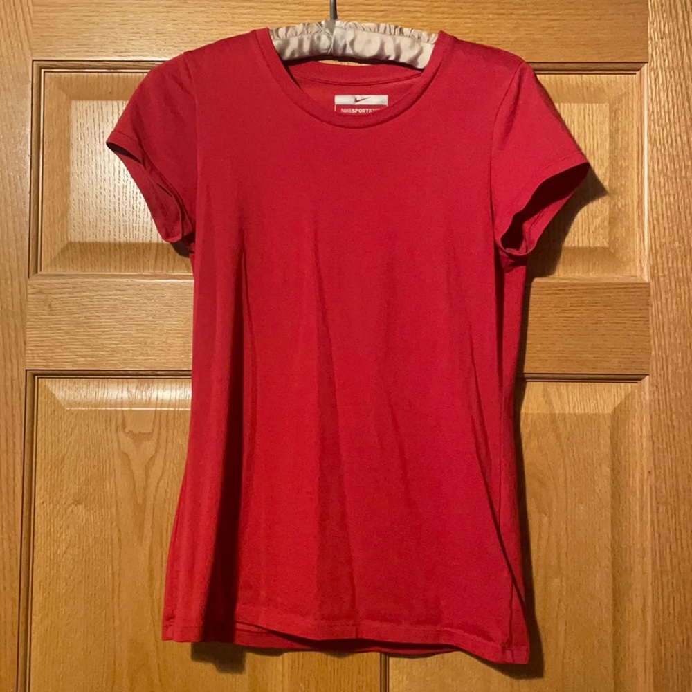 NIKE sports tee